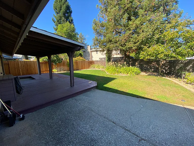 1817 Klamath River Dr — Photo 34