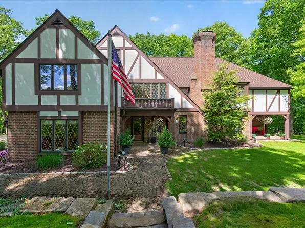 11 Kevin Cir, Oil City, PA 16301