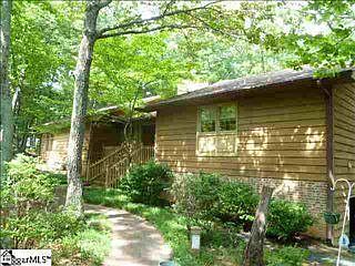 1st image of 220 Sleepy Hollow Dr