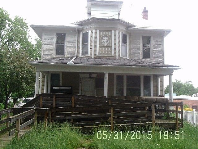 1st image of 244 Marion Ave