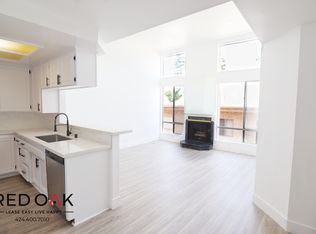 15136 W Magnolia Blvd #102, Sherman Oaks, CA 91403