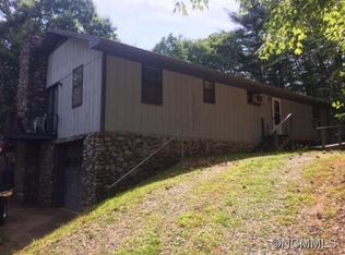 8 Lamplighter Ln, Weaverville, NC 28787