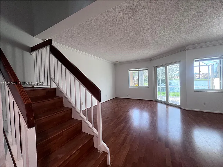 7852 NW 7th Ct — Photo 6