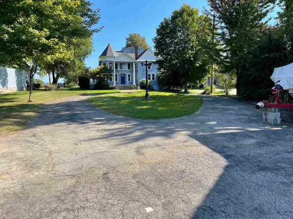 33518 Jefferson Ave, Saint Clair Shores, MI 48082