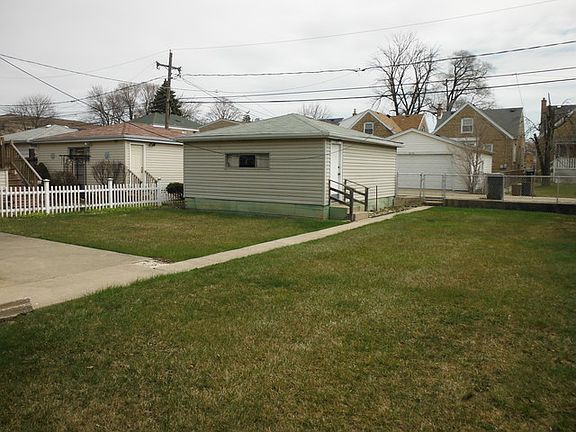 5th image of 2727 N 73rd Ave