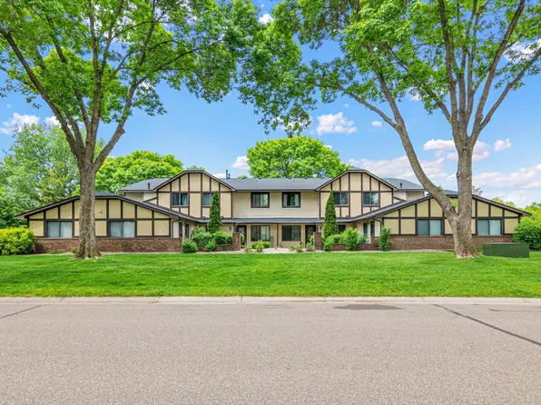 5961 Dellwood Ave, Shoreview, MN 55126