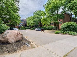 36 Hayhurst Rd #334, Brantford, ON N3R6Y9