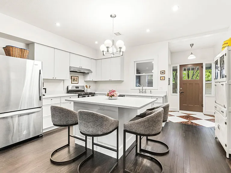 603 Crockett St — Photo 12