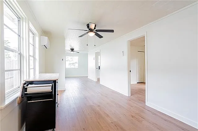 805 Avenue A — Photo 3