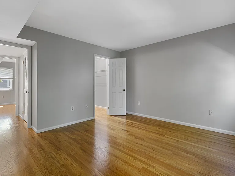 8 Locust Ln #4 — Photo 24
