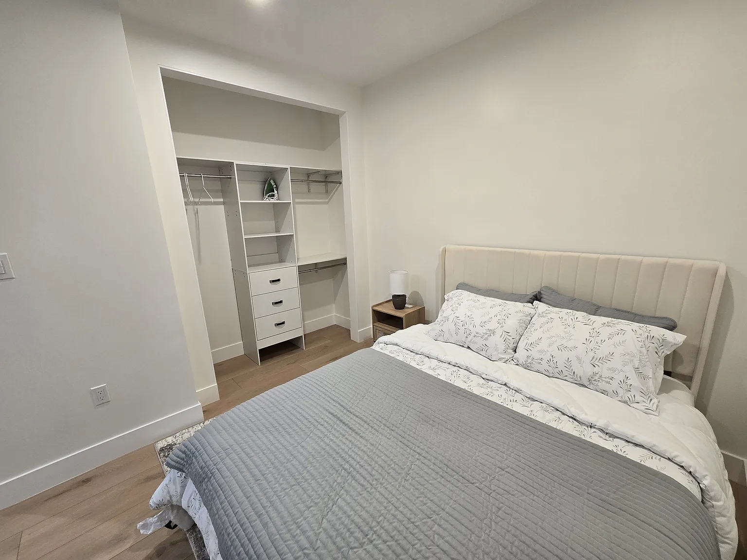 Studio, 300 sqft, $2,300 — Photo 3