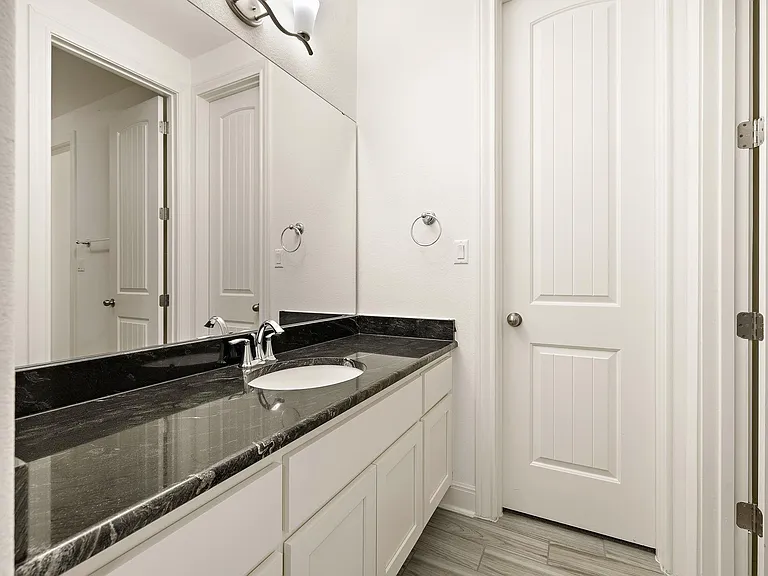 4705 Napoli Shore Dr — Photo 29