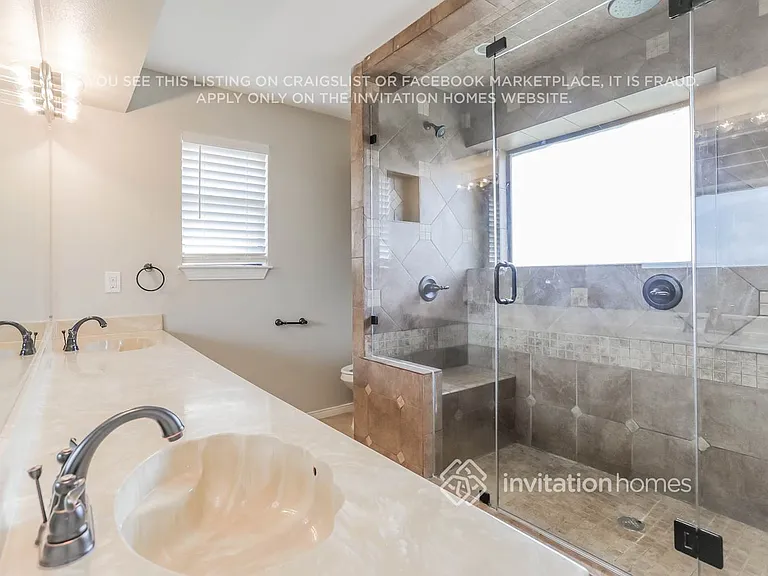 203 Bowie St — Photo 12