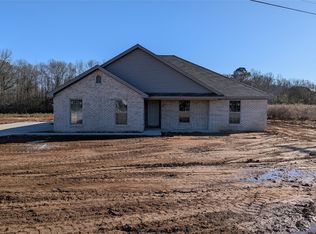 1984 Alpine Dr, Deatsville, AL 36022