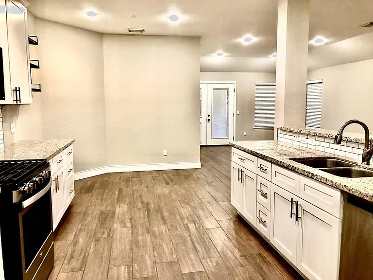 6315 Canyon Rock Way — Photo 12