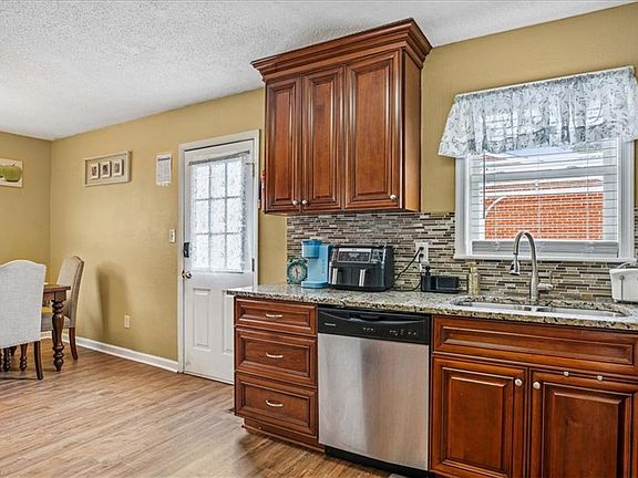 3rd image of 1640 Old Buckroe Rd