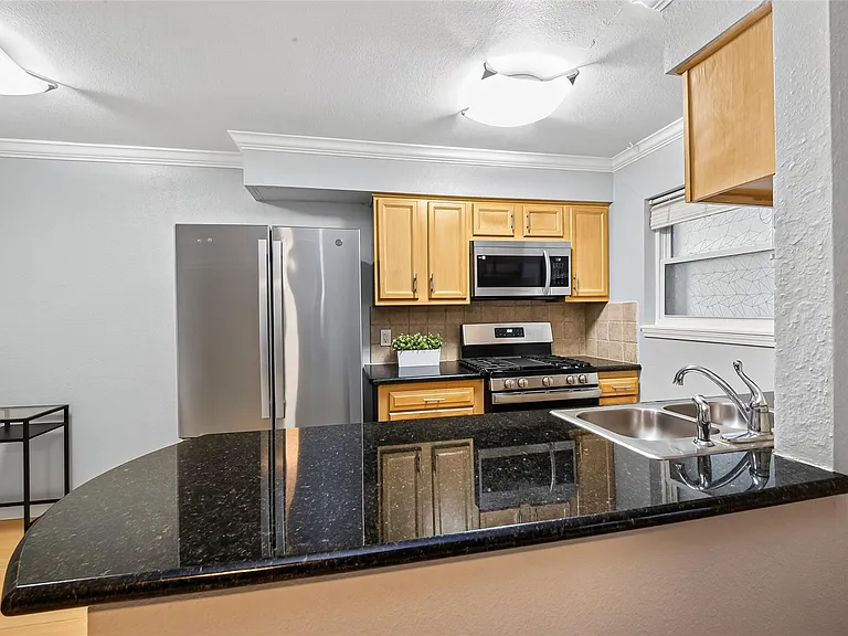 1404 Welch St #7 — Photo 5