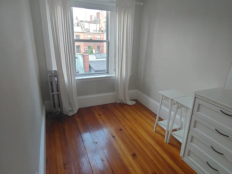 70 Joy St #10 — Photo 6