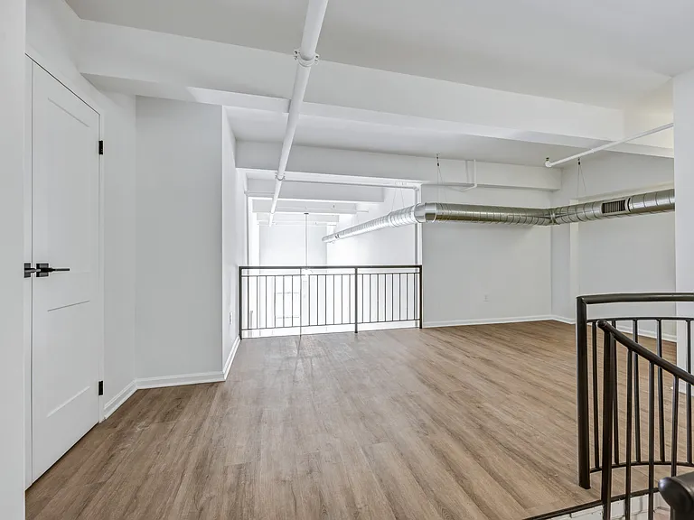 Welcome to Luckey Platt, where modern design meets comfort. This spacious unit features an open floor plan, ample natural light, and contemporary finishes. It's the perfect place to call home. Schedule your tour today and elevate your living experience!