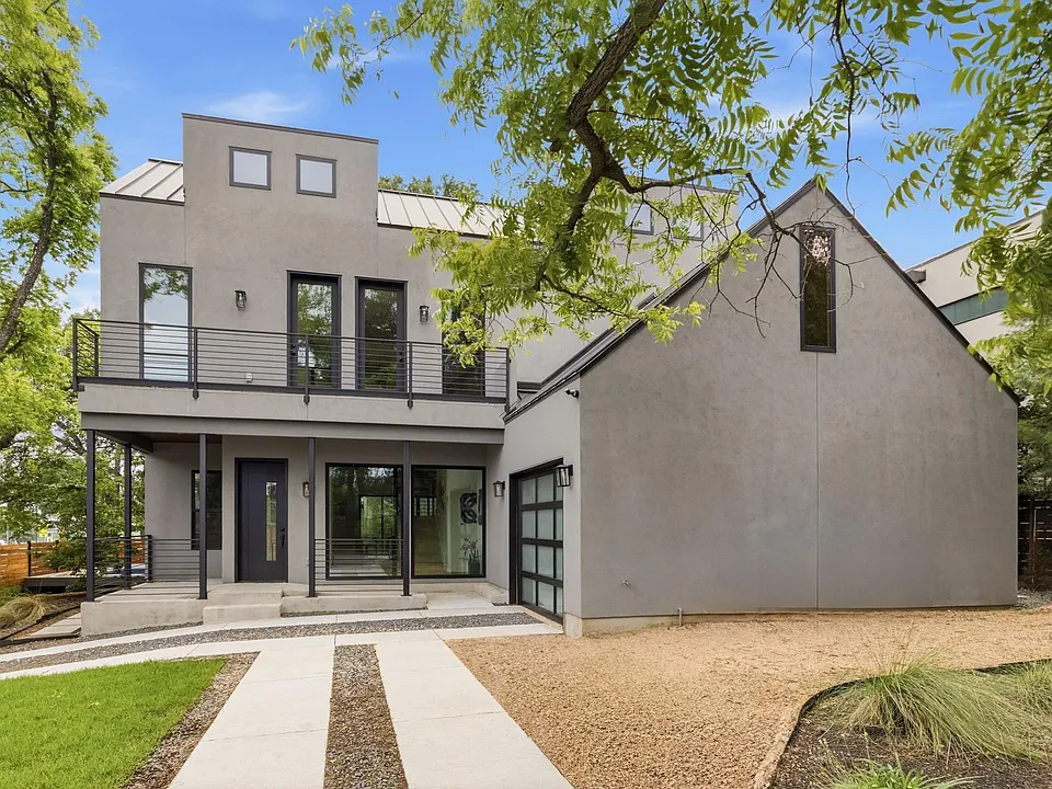 2300 Bluebonnet Ln