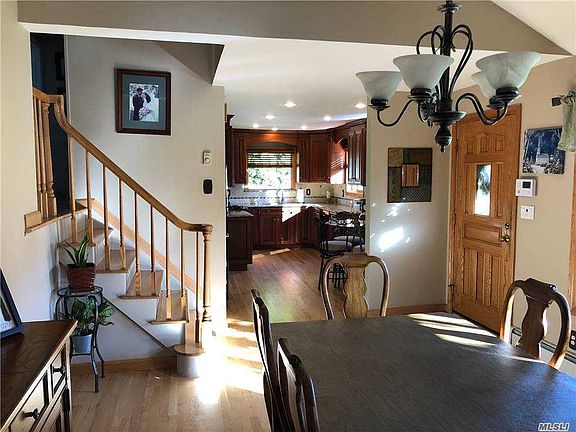 2nd image of 233 Curtin Ave