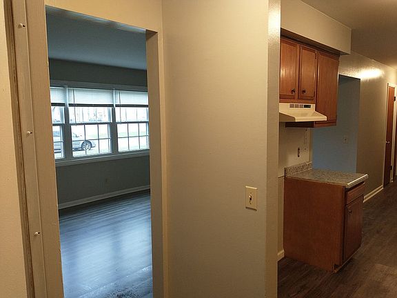 5th image of 105 Blair Dr