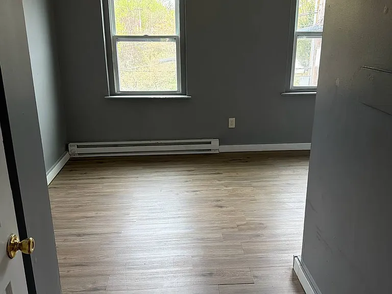 261 Livingston Ave #2 — Photo 4