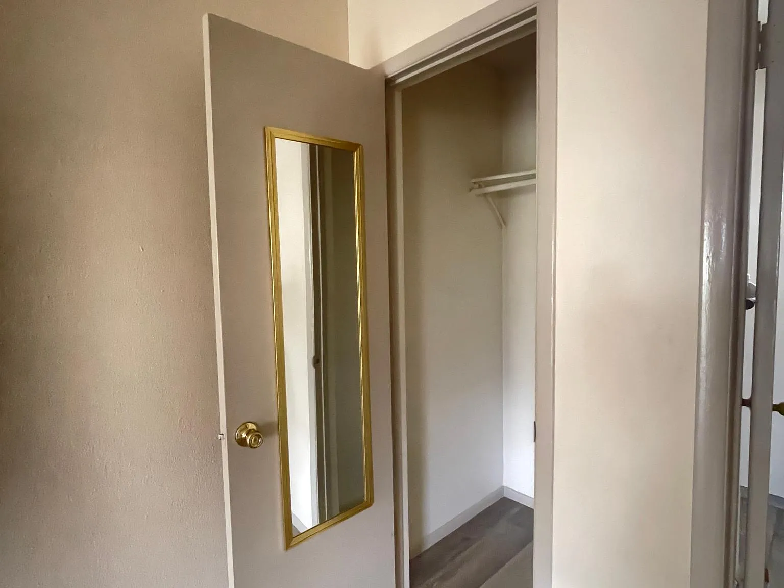 1326 S Saint Marys St — Photo 3