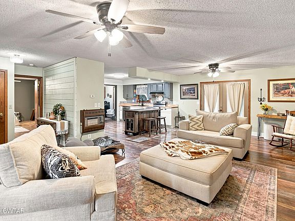 3rd image of 109 Woodrun Dr