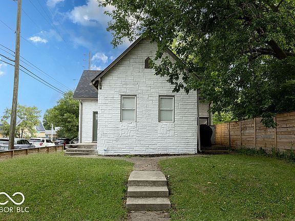 4th image of 1102 Pleasant St