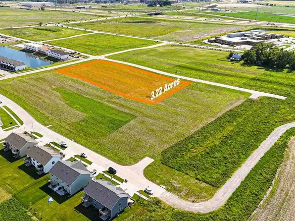 3 W Forevergreen Rd, North Liberty, IA 52317