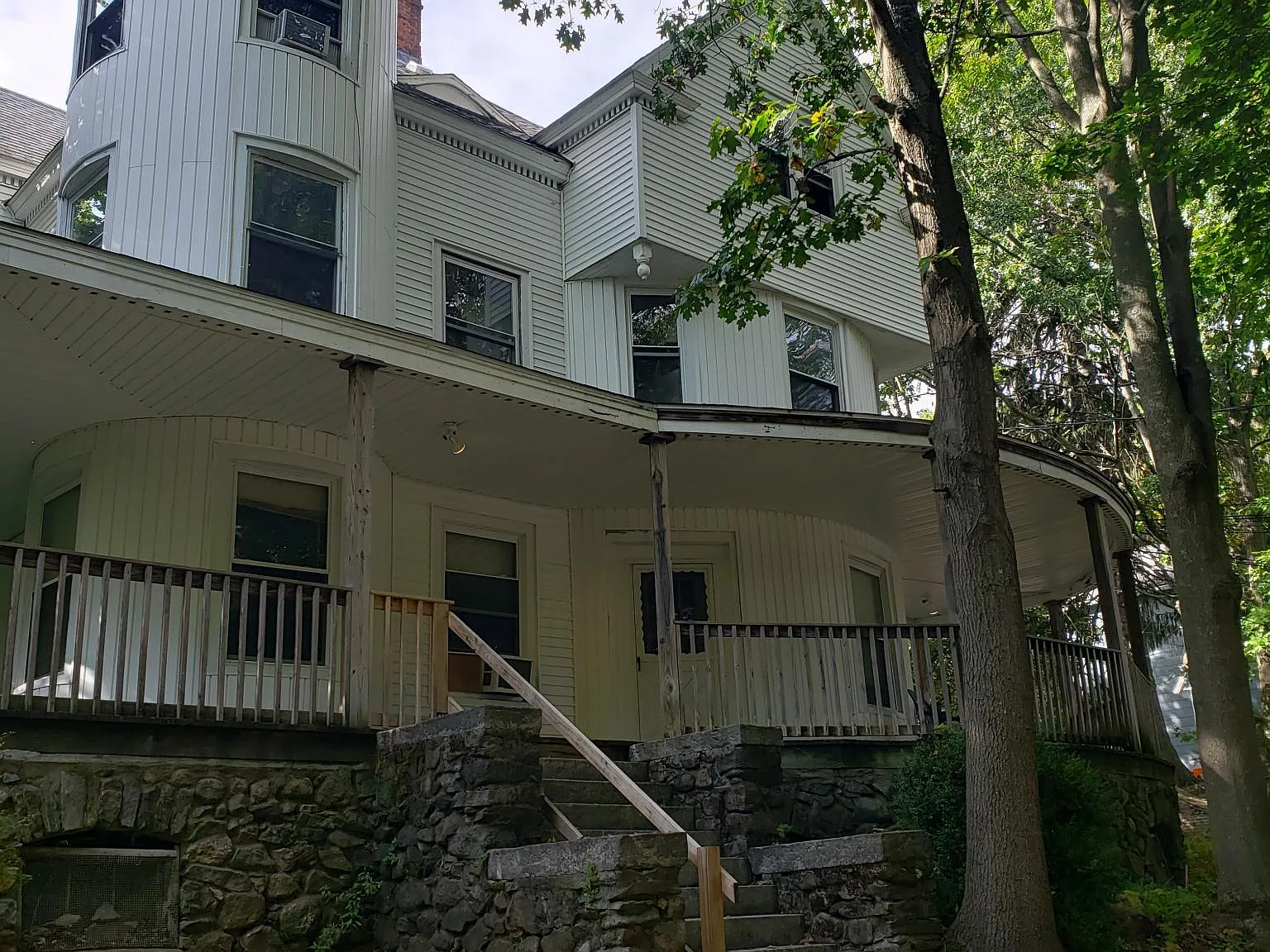 1 bed, 800 sqft, $1,350 — Photo 3