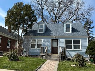 154 S Commonwealth Ave, Elgin, IL 60123