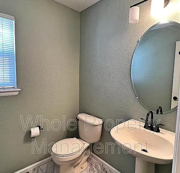 Power room(half bathroom)