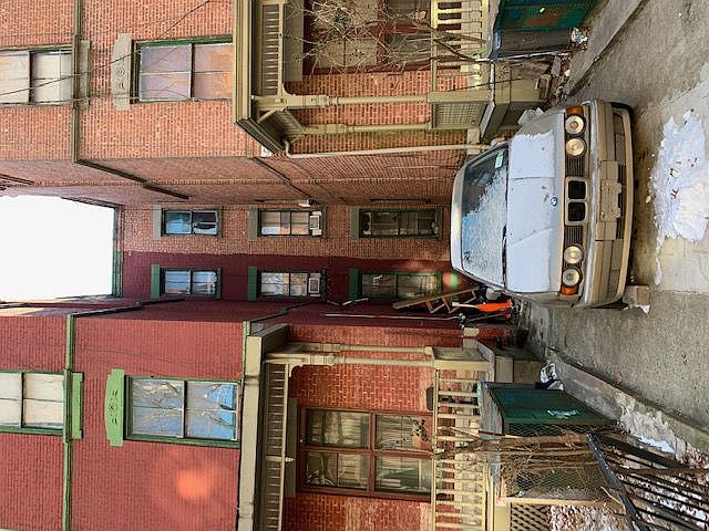2nd image of 32 W 130th St APT 10