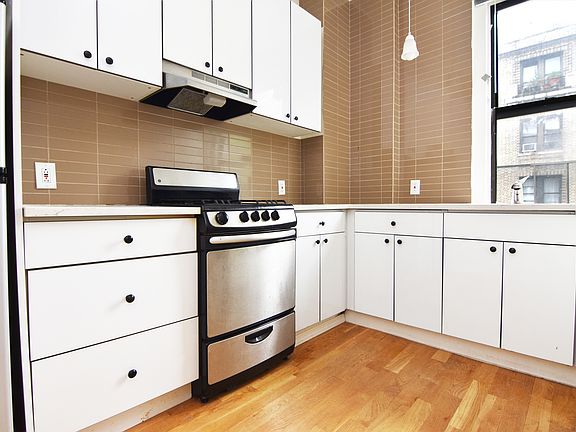 3rd image of 580 Saint Nicholas Ave #B4