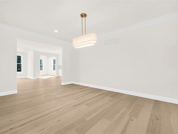 4th image of 2075 Flint Hill Rd