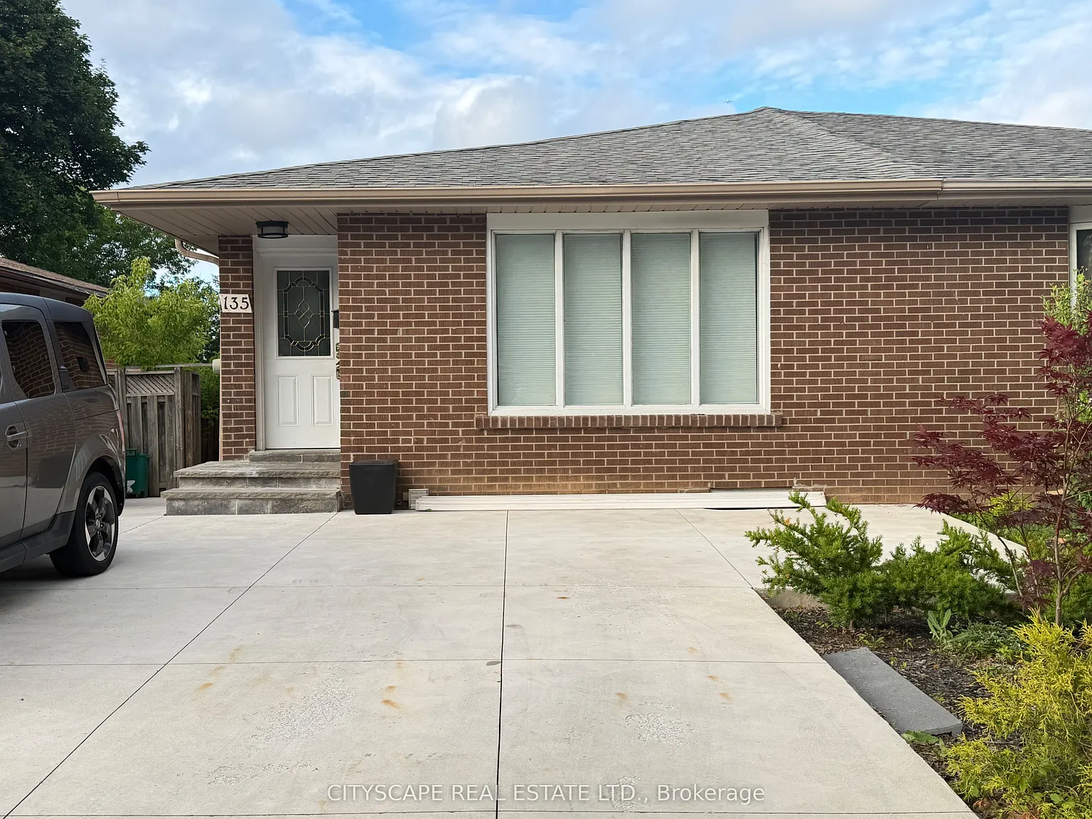 3 bed, $3,000 — Photo 2