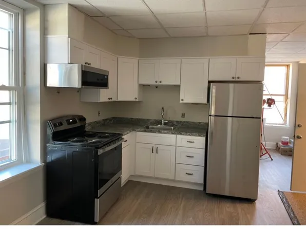 219 W Main St, Lansdale, PA 19446