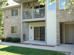 1401 Garay Ln, Port Washington, WI 53074