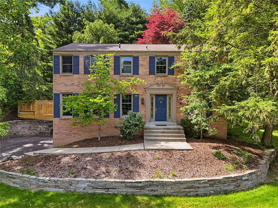 1st image of 303 Cornwall Dr