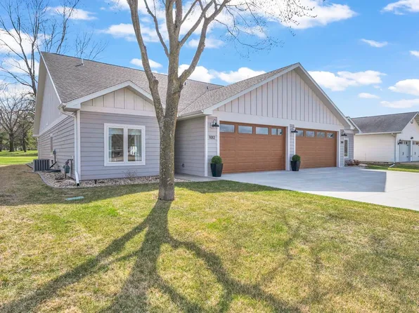 1012 S Emerald Hills Dr Unit B, Arnolds Park, IA 51331