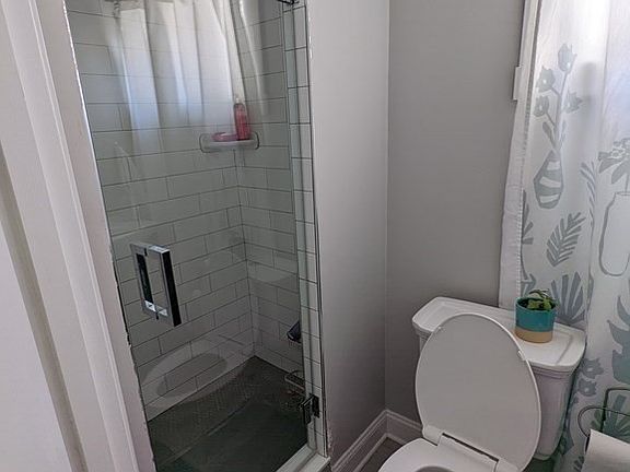 2nd image of 143 London St