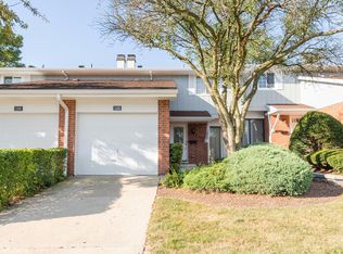 1188 Briarcliffe Blvd, Wheaton, IL 60189
