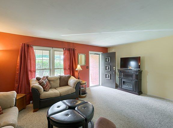 3rd image of 2243 N Stratford Dr
