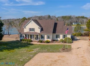 749 Blue Barn Rd, Wake, VA 23176