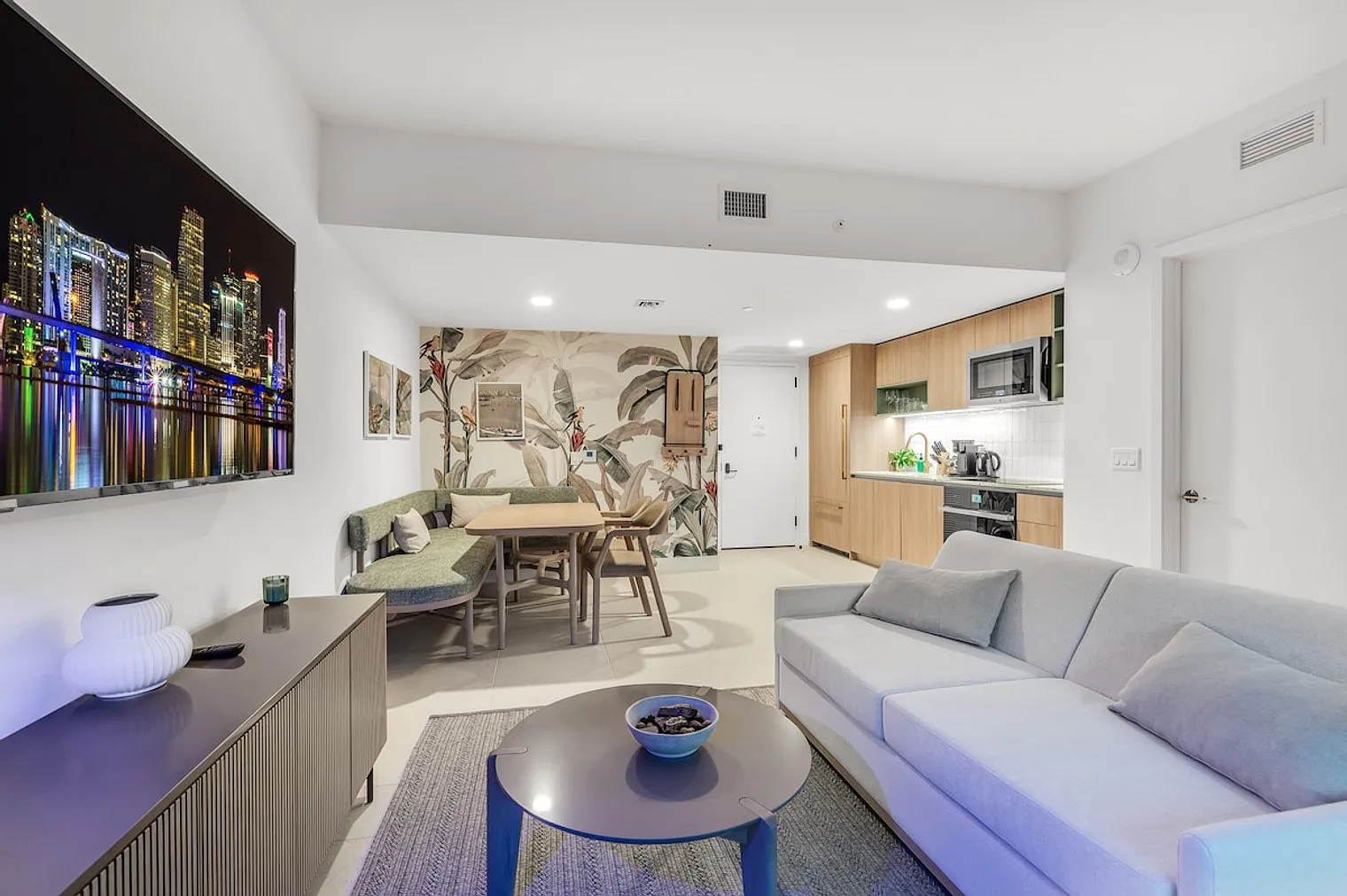 1 bed, 1.0 bath, 645 sqft, $5,050 — Photo 3