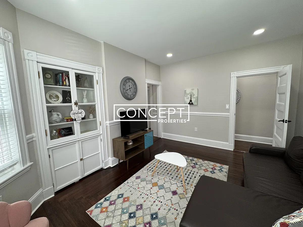 Building Photo - 76 Congreve St #1