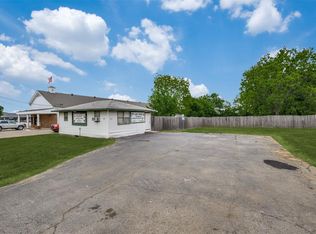 106 W Hundley Dr, Lake Dallas, TX 75065