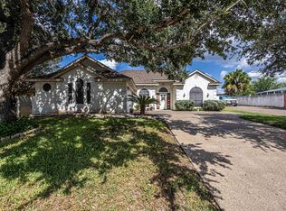 8713 Chris Ln, Laredo, TX 78045